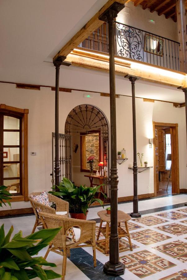 La Casa Del Medico Hosteria Rural Urda Exterior photo